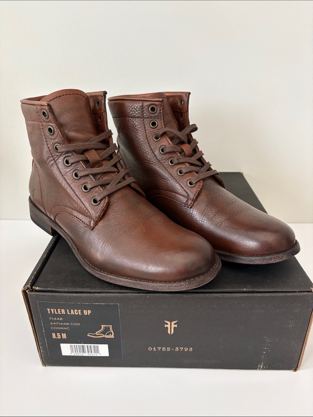Frye Tyler Lace Up Boot Vintage Inspired Combat Ankle Bootie Cognac size 8.5